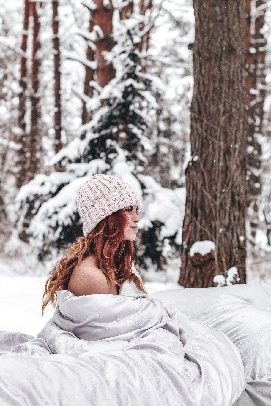 девушка со спины зимой | Блоггерский стиль, Женская портретная фотография, Зимняя фотография