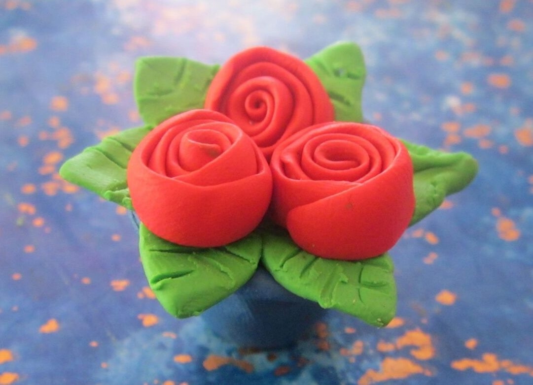 Цветы из пластилина или массы для лепки в подарок маме | МОРЕ творческих идей для детей
