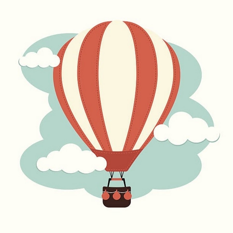 Воздушный шар с корзиной в небе