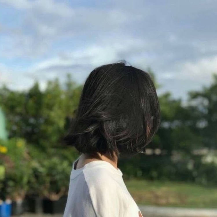 Девушка с каре со спины (104 фото)