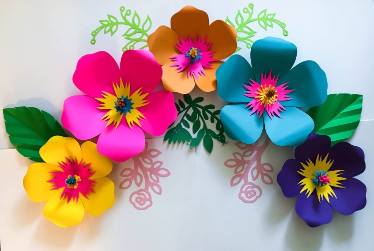 Цветы из цветной бумаги своими руками - 71 фото
