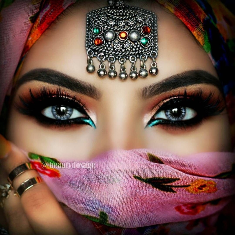 Арабские глаза девушек