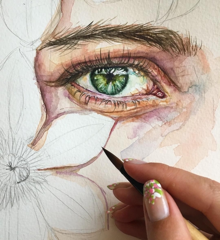 Зеленые глаза девушки
