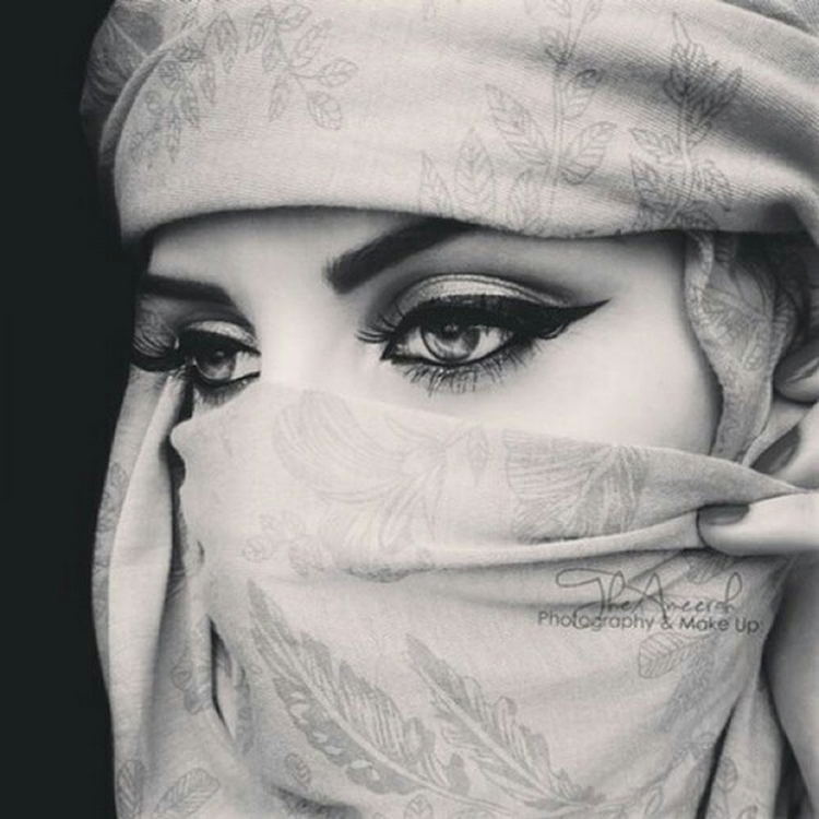 Арабские глаза мужчины