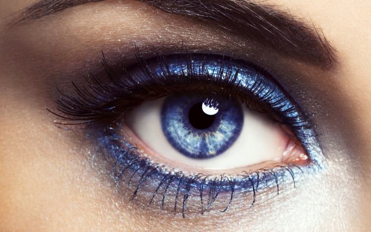 Натуральные темно синие глаза
