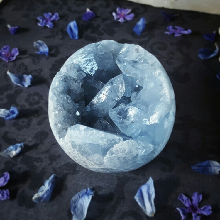 Синие камни в природе