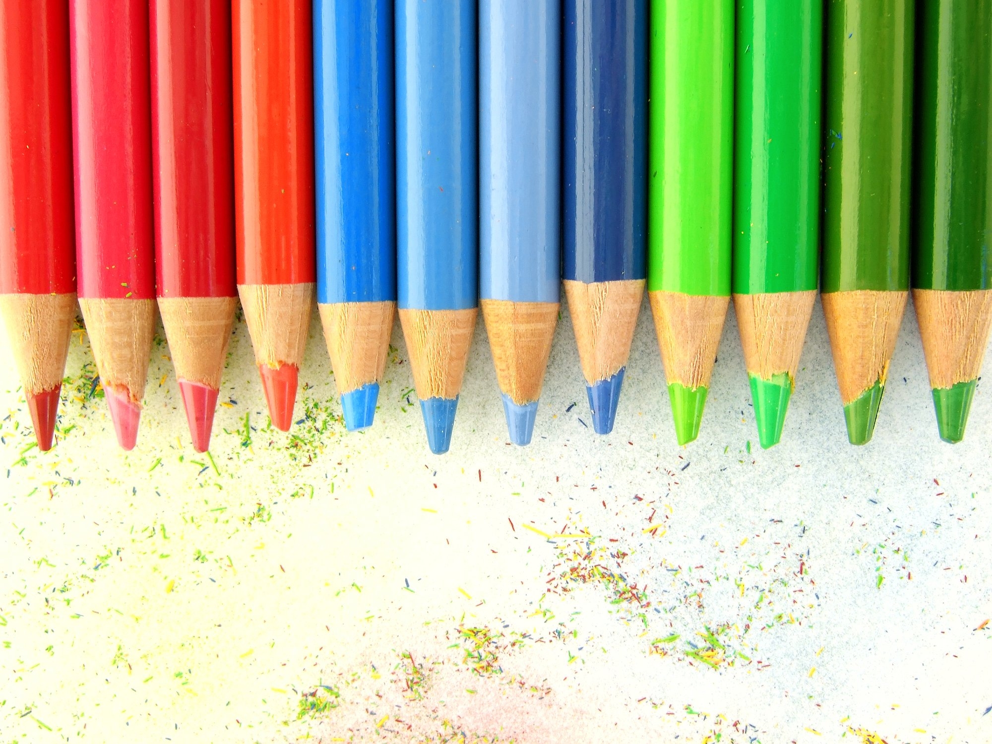 Pencil windows. Карандаши цветные. Коробка с карандашами. Карандашами коробка с карандашами. Цветные карандаши картинки.