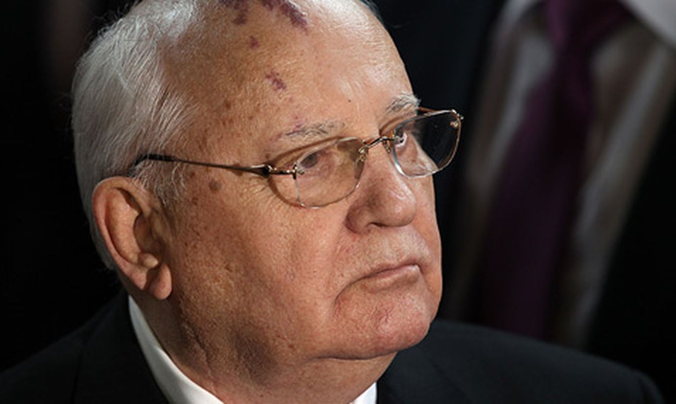 Сколько лет горбачев был у власти. Горбачев 1991. Горбачев 1993.