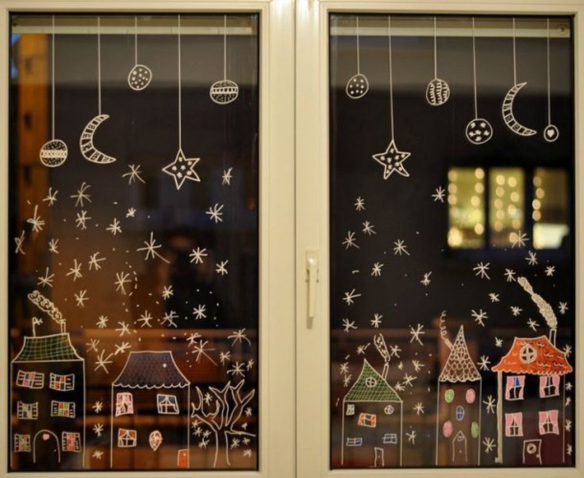 9 идей, как украсить окна на Новый год
