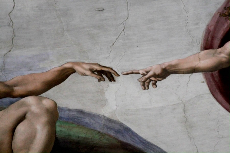 Микеланджело картина руки