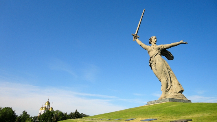 Родина-мать на Мамаевом Кургане (Волгоград, Россия)