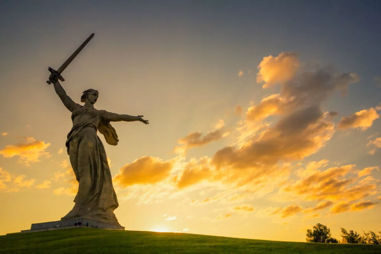 Памятник Родина-мать на Мамаевом Кургане