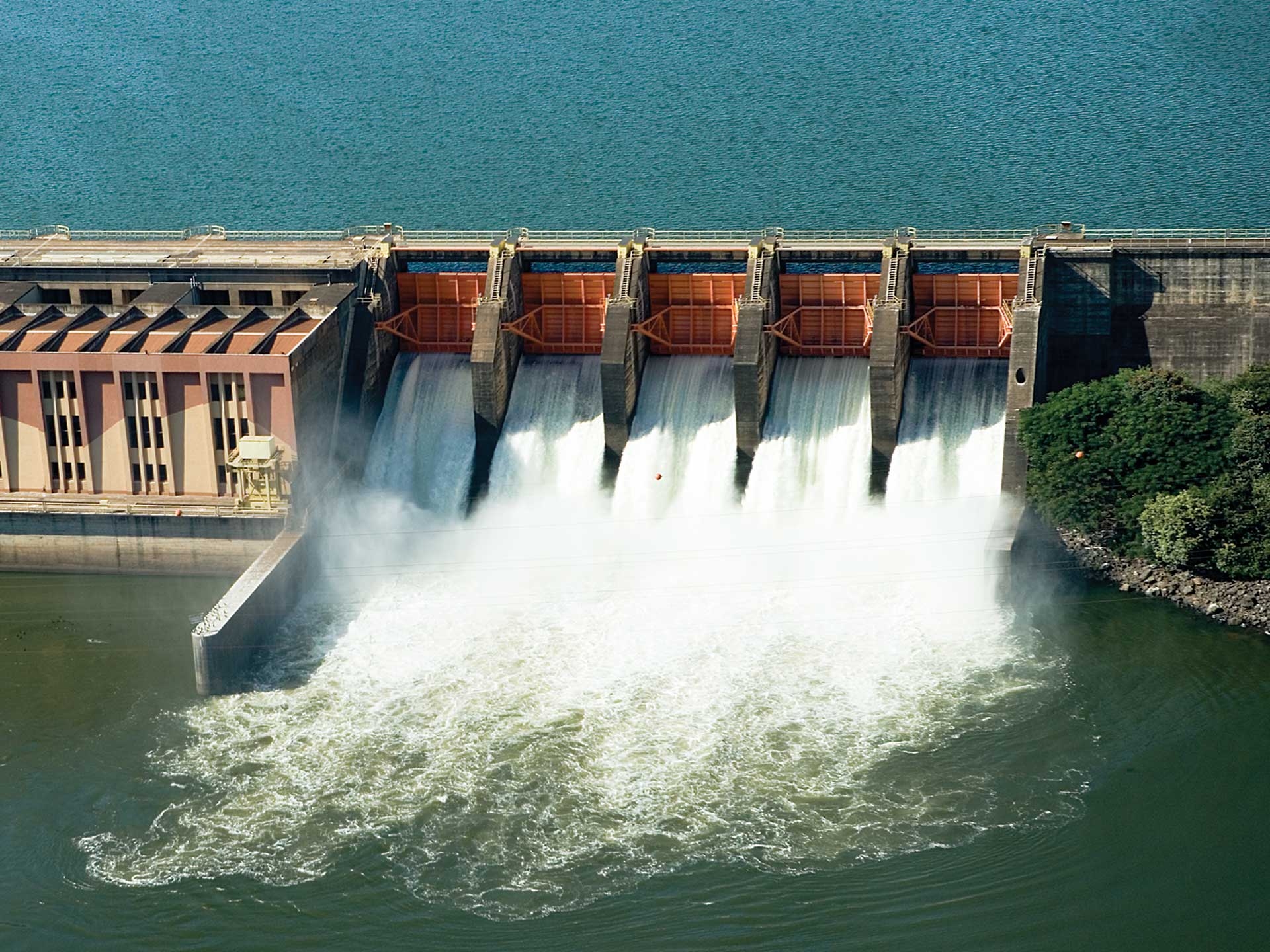 В каком районе находится самая крупная гэс. Гидроэлектрические электростанции (ГЭС). Гидроэнергия ГЭС. Супхунская ГЭС КНДР. Плотинная малая ГЭС.