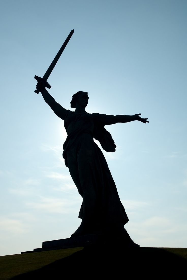 Статуя Родина мать зовет