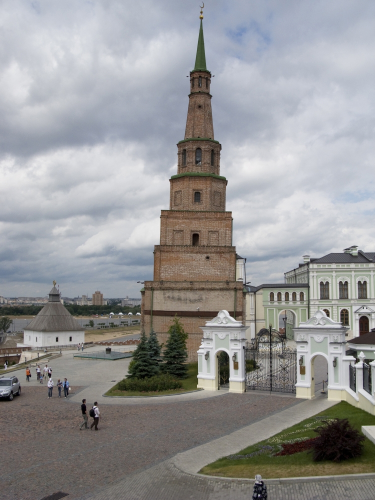 Падающая башня Сююмбике