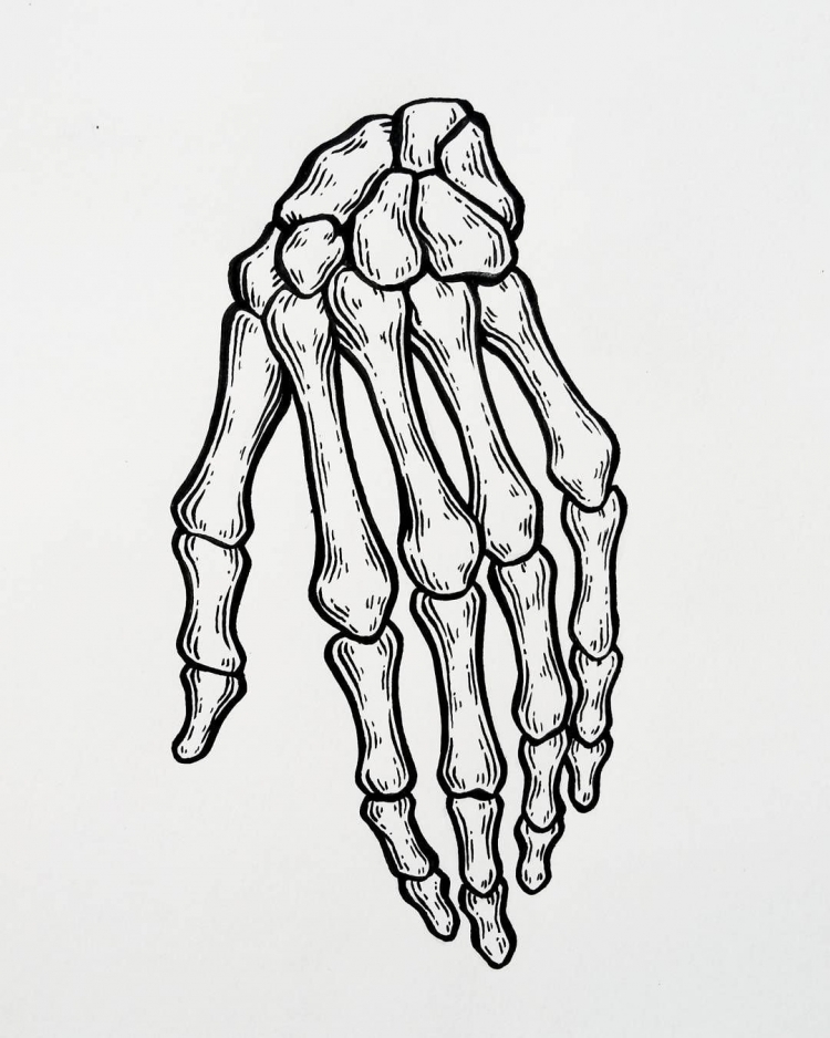Нарисованная кость на руке
