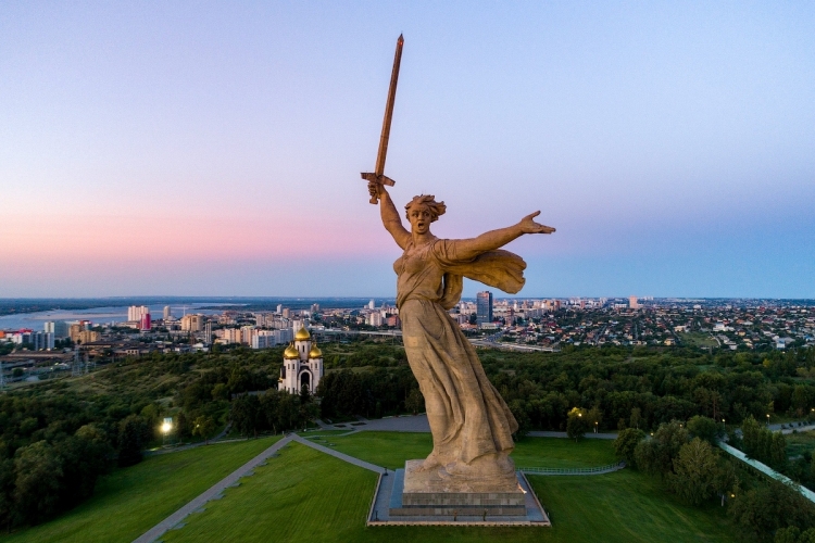 Монумент Родина мать в Волгограде