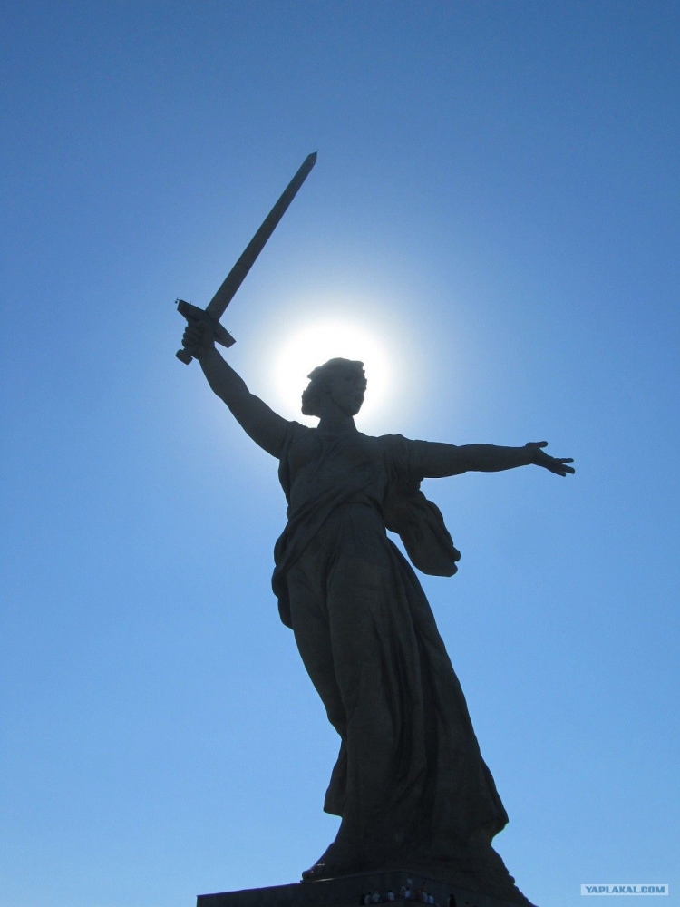 Мамаев Курган и статуя свободы