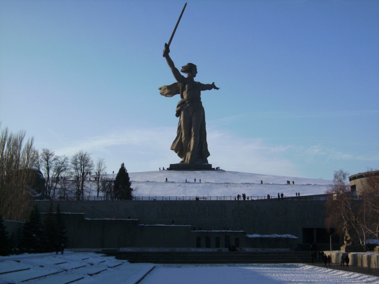 Родина-мать Волгоград зимой