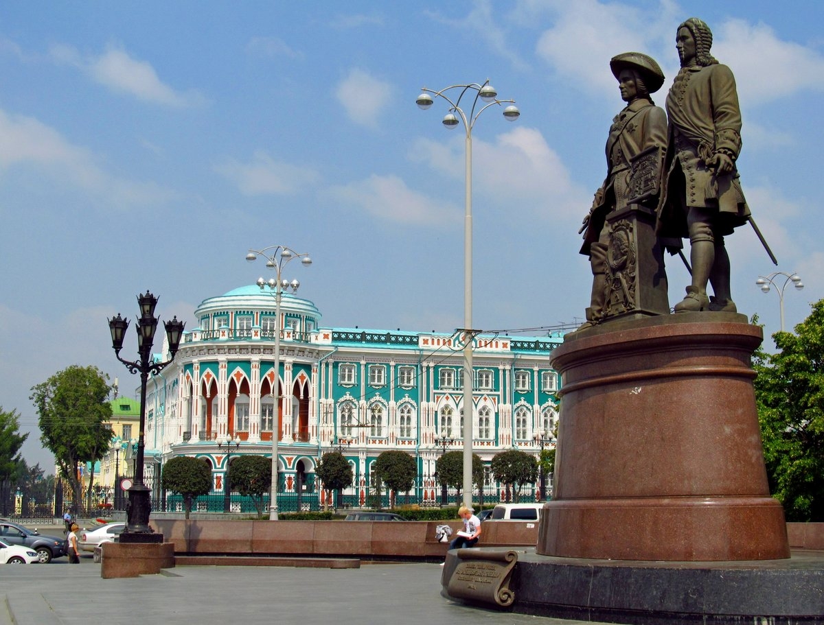 Памятник основателям Ханты-Мансийска