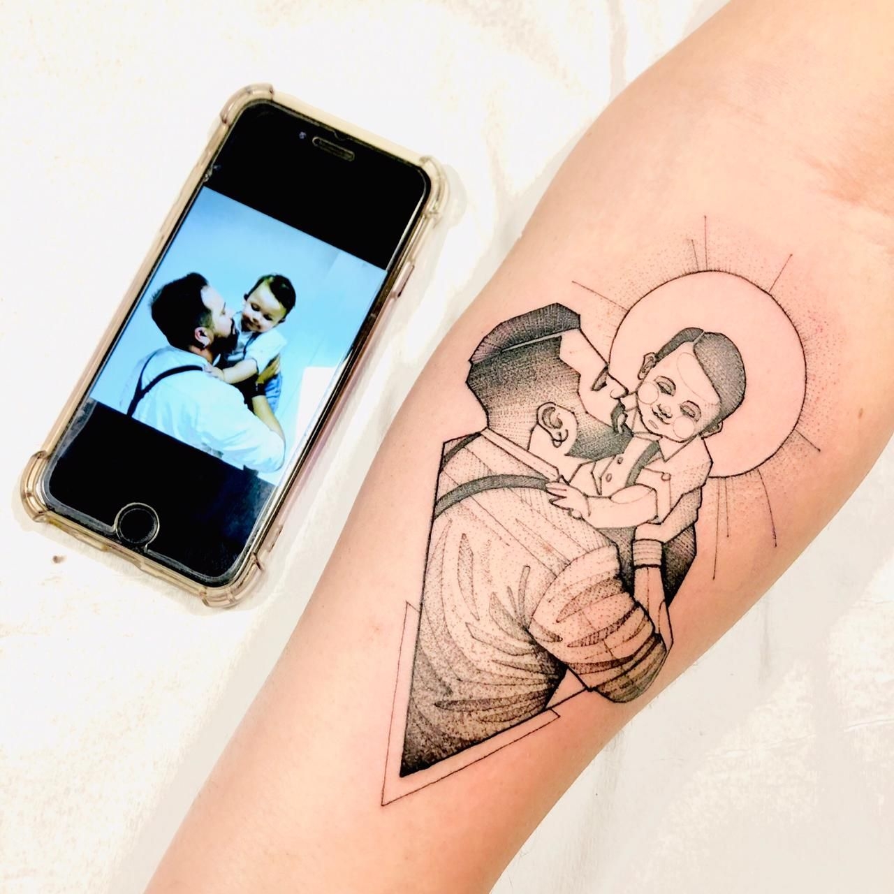 Тиражные татуировки от художников тату-студии Avgvst