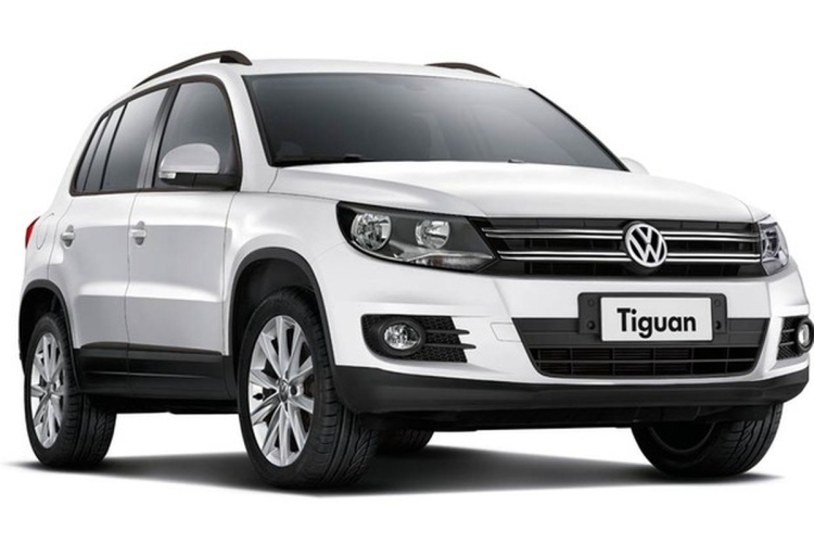 Volkswagen Tiguan 2 на белом фоне