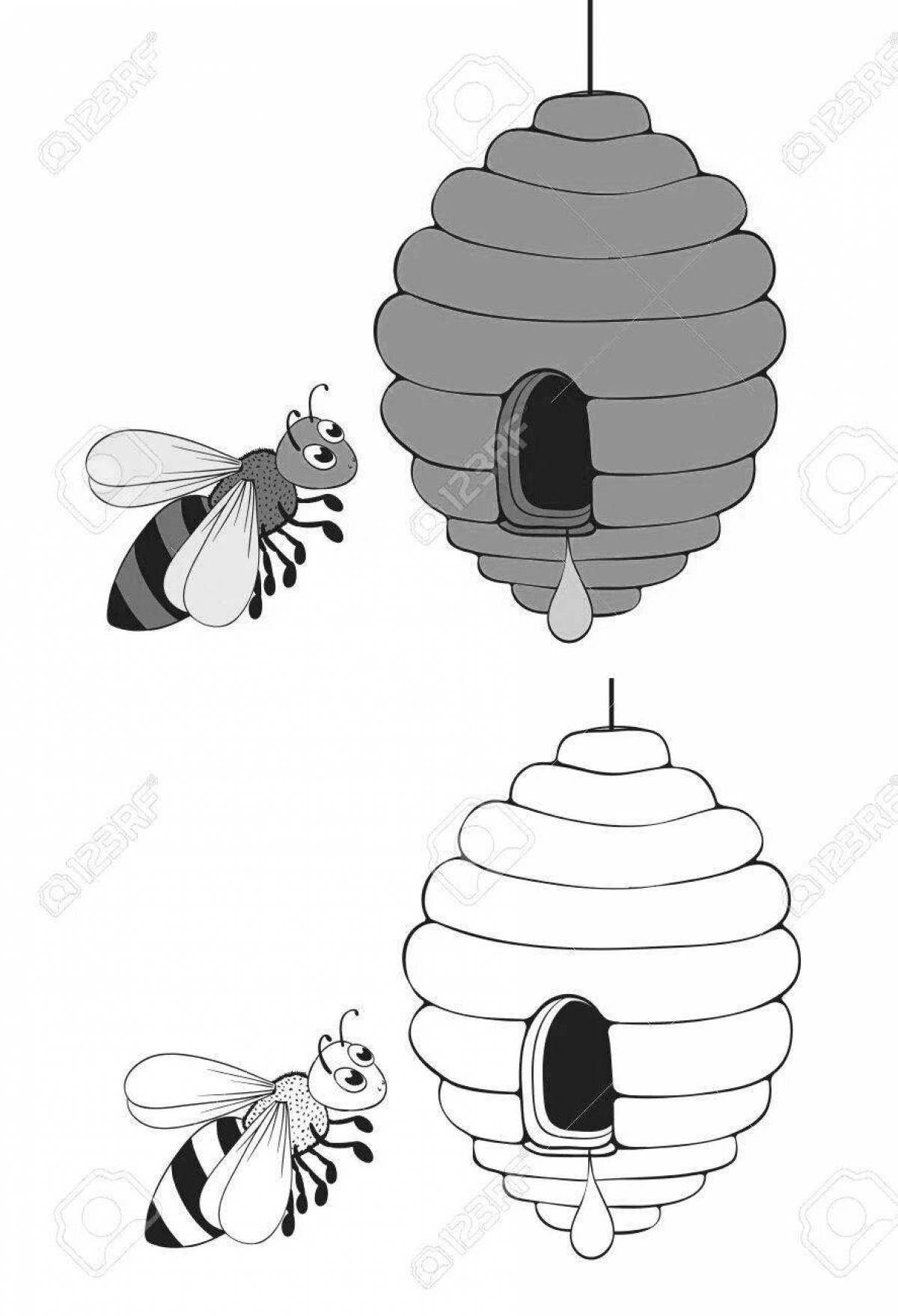 Раскраска Пятачок и улей пчёл