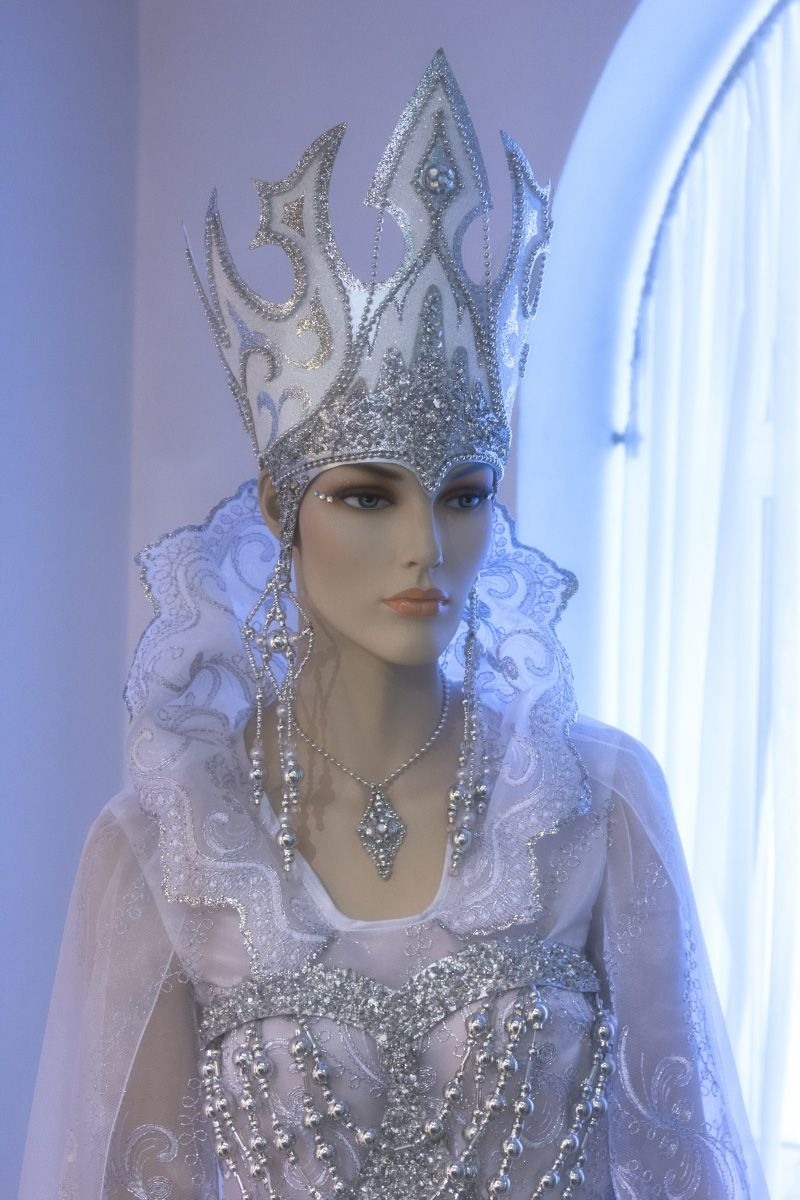 Корона Снежной королевы: делаем украшение для маскарада
